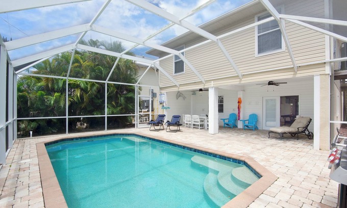 Fort Myers Beach House | ☀️Private Pool | Pet Friendly | Close to Beach | Citrus Sol☀️