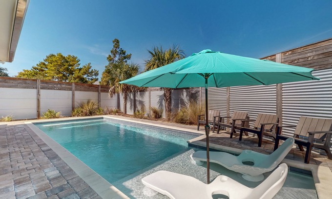 Riviera Beach House | Private Pool, Tanning Ledge/Pet-Friendly/Golf Cart Friendly/FLPCB8