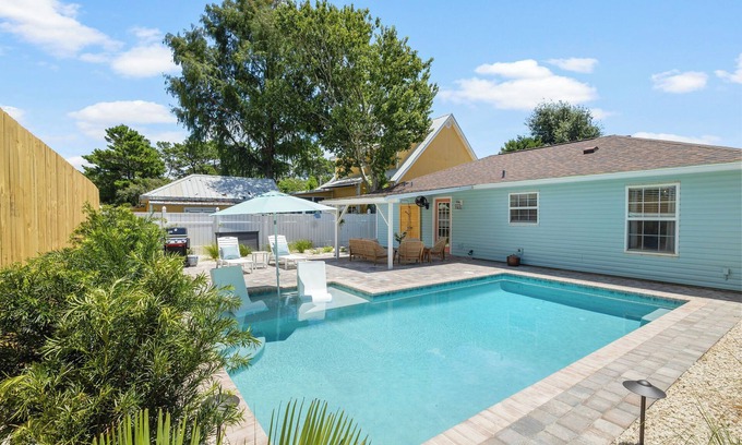 Riviera Beach House | Private pool + Walk to the Beach + Fast WiFi + 5 min to 30A-West End PCB