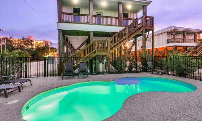 Orange Beach House | Private Pool, Walk 2 Beach, Kid Friendly, Bars, Privacy, Indoor Waterpark
