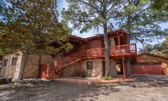 Alto Cabin | Private property, located on a cul-de-sac, jacuzzi, deck, outdoor activities