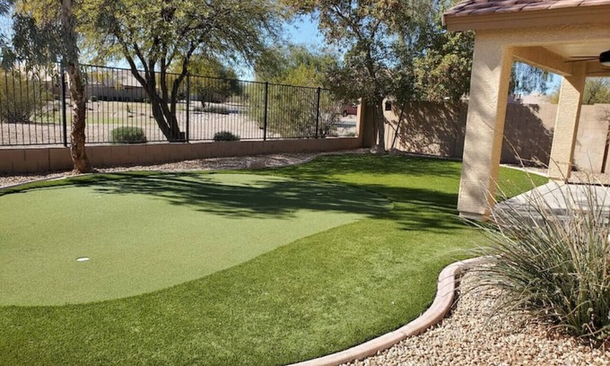 San Tan Valley House | Private putting green at Johnson Ranch 3 bedroom