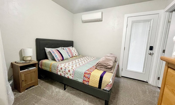 Medford House | Private Queen Room w/Bathroom