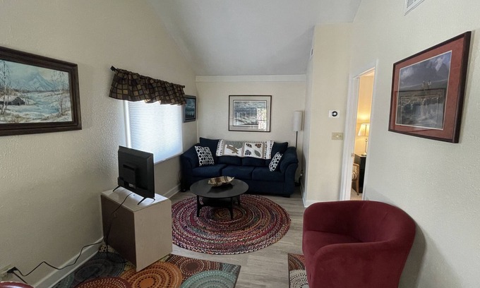 Sheridan House | Private, Quiet, Cozy. Long-term rentals encouraged.