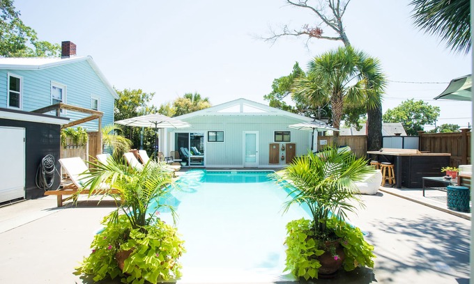 North Carolina Coast Cottage | Private, quiet oasis right in the middle of all the action of CB!