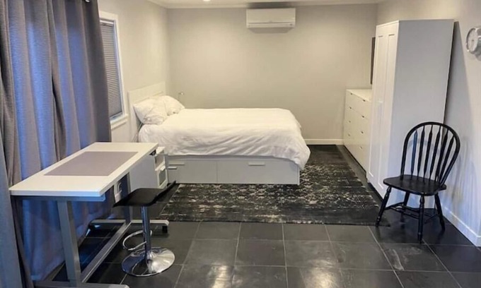 Roosevelt Apartment | Private Quiet Studio Retreat