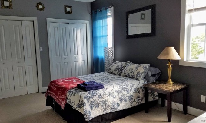 South Side Slopes Resort | Private room ∙ 3 guests