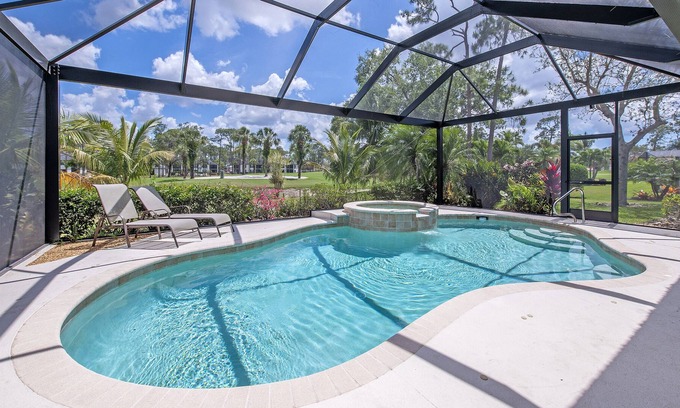 Lely Golf Estates House | Private Relaxing Villa | King Beds