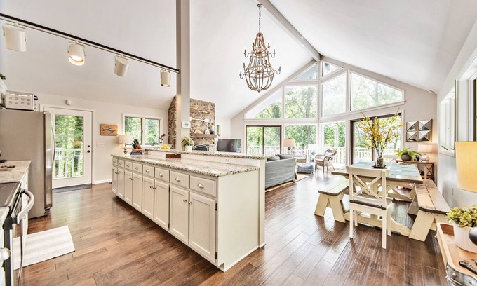 Tumbling Shoals House | Private, Renovated, Lakefront home minutes from Little Red River & Heber Springs
