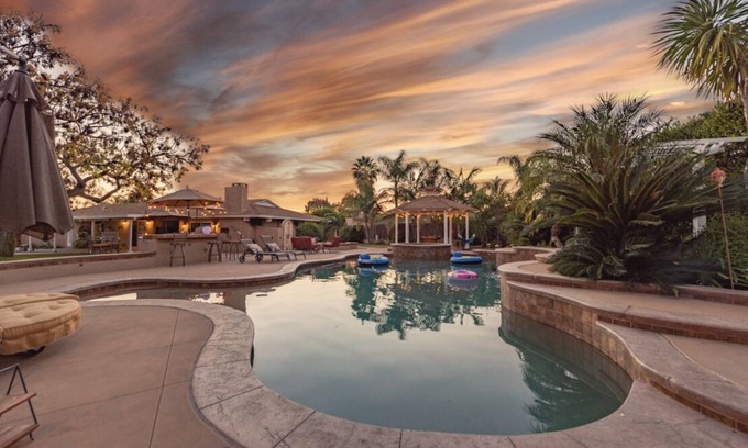 Old Poway Villa | Private Resort style villa at San Diego-heated salt pool-Hot Tub-86" TV
