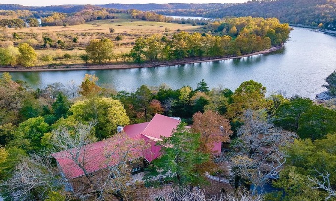 Ponce De Leon House | Private Retreat For You w/HEATED Pool, Private Dock, Activity gym, 100 acres!