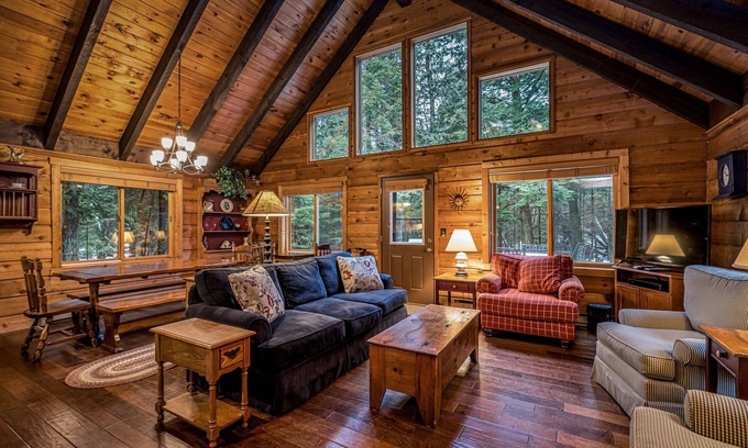 Rowleys Bay House | Private Retreat in the Woods