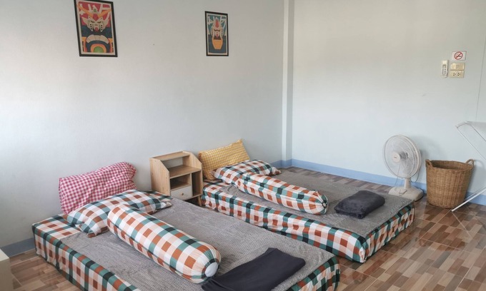 Wat Ket House | Private room with 2 beds