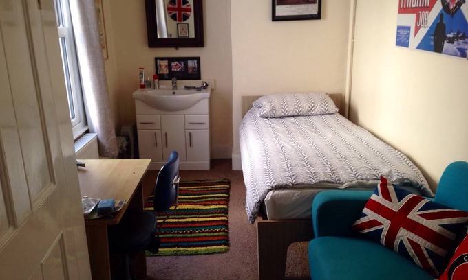 Isle of Grain Resort | Private room ∙ 1 guest