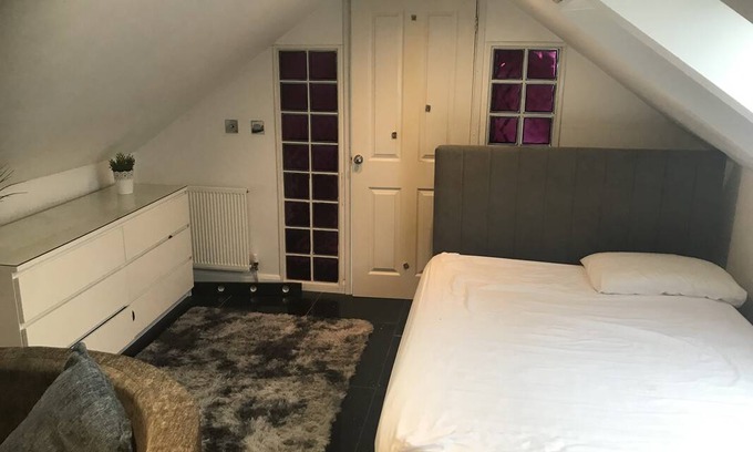 St. Fagans Resort | Private room ∙ 1 guest