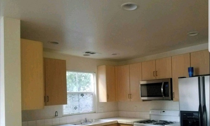 Boyle Heights House | Private room 2/3 near DTLA & USC! Steps to Metro