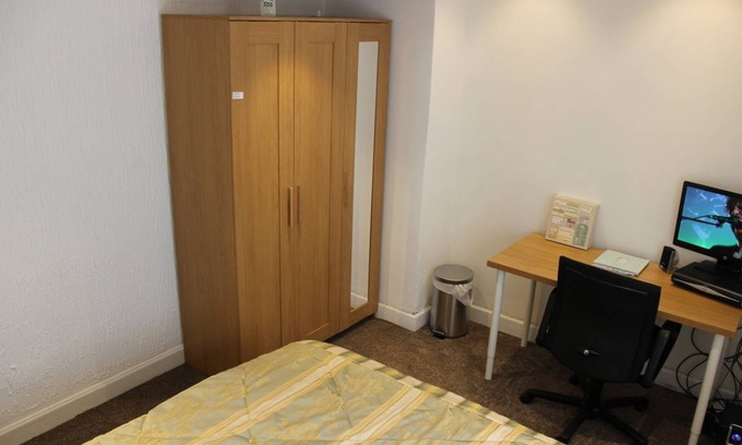 Droylsden Resort | Private room ∙ 2 guests