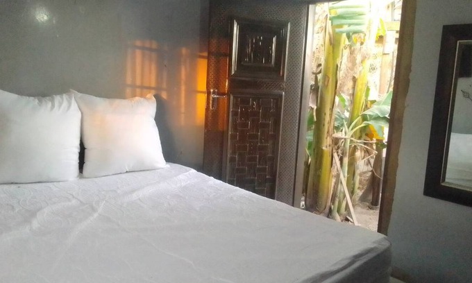 Chitungwiza Resort | Private room ∙ 2 guests