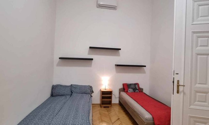 Terezvaros Resort | Private room ∙ 3 guests