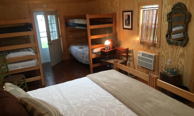 Elizabeth Resort | Private room ∙ 6 guests