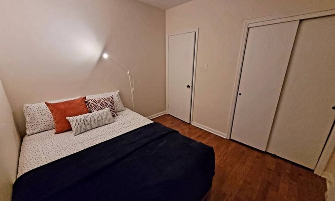 Bathurst Manor Resort | Private room ∙ 1 guest