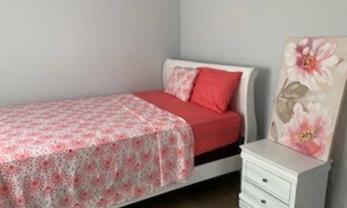 Niagara Falls Resort | Private room ∙ 2 guests