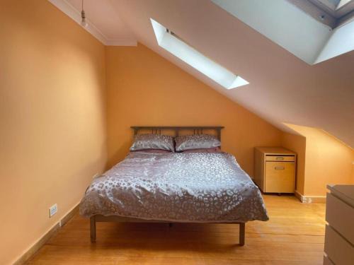 Ealing Common House | Private Room Direct Travel Heathrow & Central Ldn