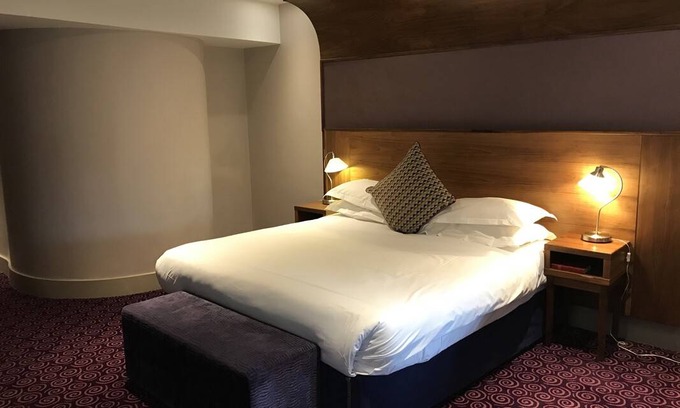 Carlow Resort | Private room ∙ 1 guest