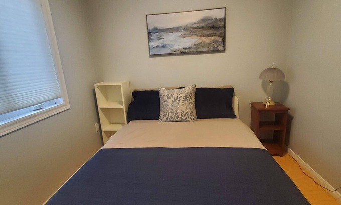 Brantford House | Private room in a Cozy bungalow