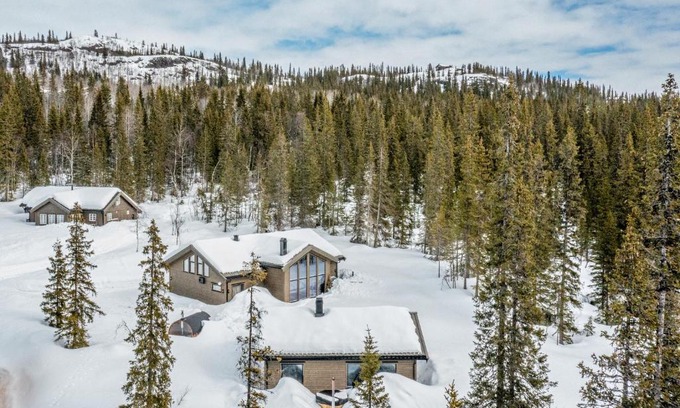 Oystre Slidre House | Private Room in Beautiful Mountain Home w/Sauna