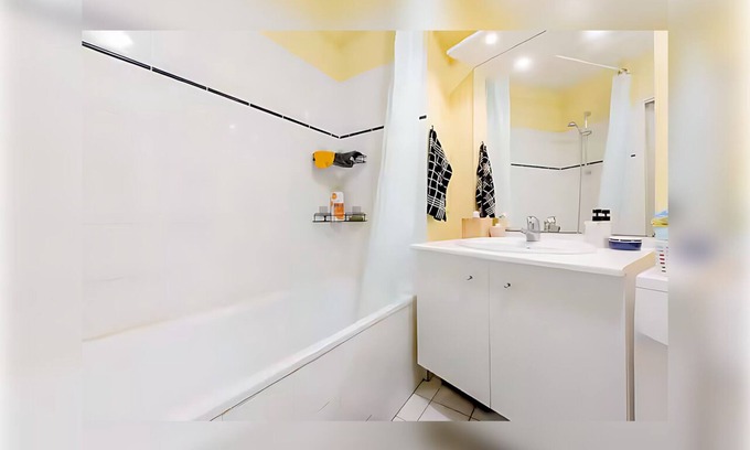 Wazemmes Bed & Breakfast | Private Room in Lille Centre
