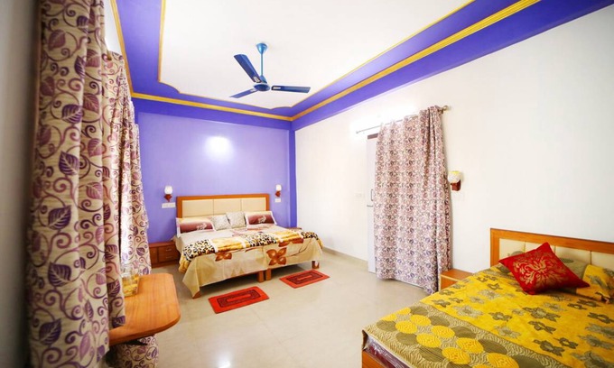 Agra Resort | Private room ∙ 3 guests