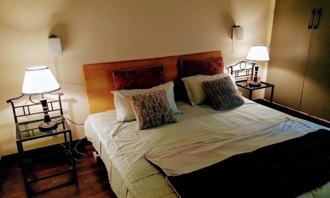 Noida Apartment | Private room in Studio Apartment with Green lawns