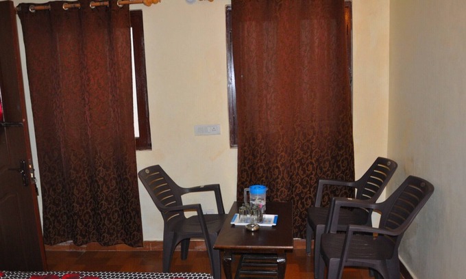 The Mall Road House | Private Room near Picture Palace