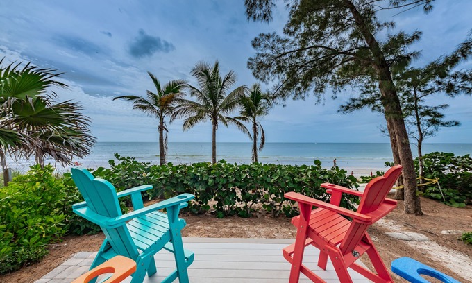 Sunset Beach House | 🌴PRIVATE SINGLE FAMILY Beach Hse-Direct Bchfront 🌴STUNNING🌴