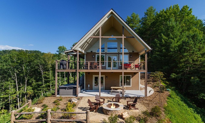 Bryson City Cabin | Private Smoky Mountain destination Above the Clouds