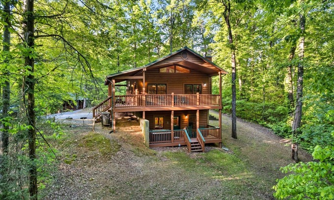 Wears Valley Cabin | Private Smoky Mtn Cabin:Hot Tub,Firepit,Pool Table