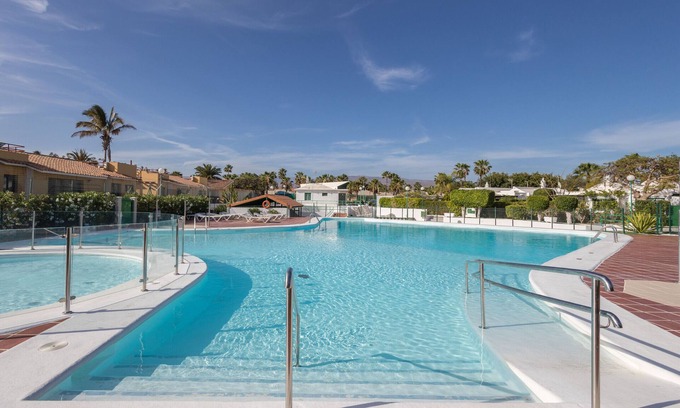 Maspalomas Ski Chalet | Private Solarium Garden Bungalow