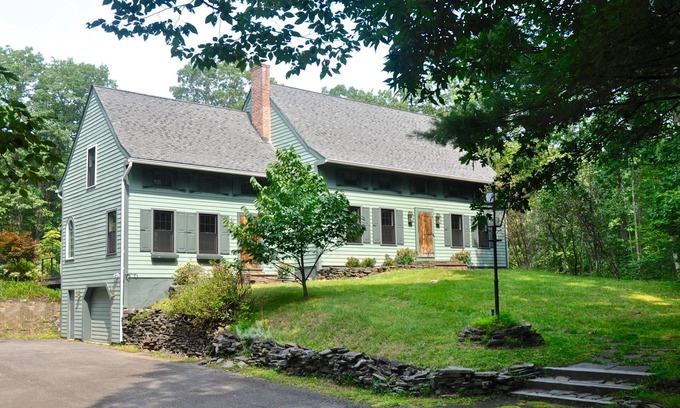 West Hurley House | Private Spacious 4BR Home Catskills Mountain Nature Large Yard close toWoodstock