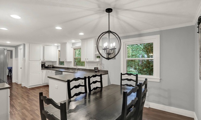 Westfield House | Private/spacious home w/backyard near Grand Park