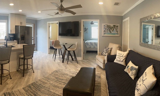 Ormond Beach Apartment | Private stylish apartment over the garage with a private entrance.