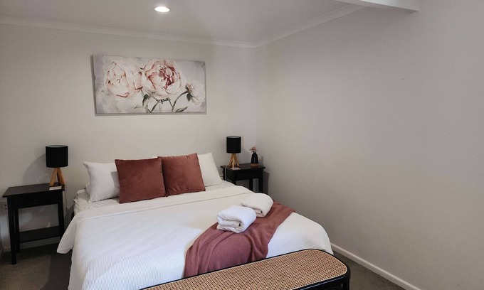 Taupo Apartment | Private Suite - Walk to Lake & Town