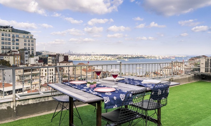 Kabatas Apartment | Private Terrace & Great Bosphorus View