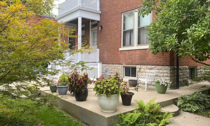 Covington Apartment | Private Top Floor in Historic Home