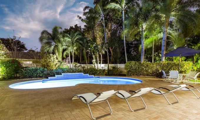 Wilton Manors House | Private Tropical Oasis, Pool! Walk to shopping & entertainment. Great Location.