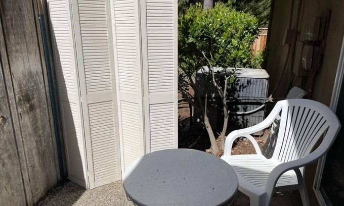Los Altos Hills Apartment | Private Unit full bath patio