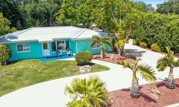 Indian Rocks Beach House | Private & Updated Spacious Home w/ Back Yard Oasis