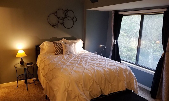 Montgomery Village Resort | Private room ∙ 1 guest