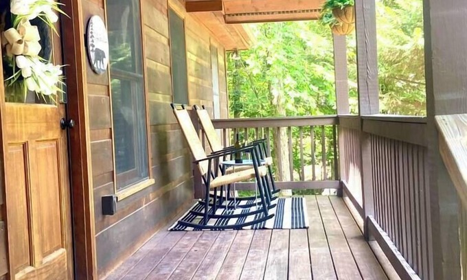 Eagle Mountain House | Private Views/Decks/1 Mile from Gate/8 Mins to Wineries, Private Views/Decks/1 mile to gate/Win