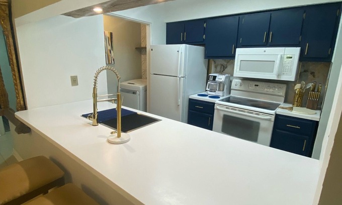 Palmetto Dunes Villa | Private Villa on Nature Preserve- 5 min from Historical Beach!